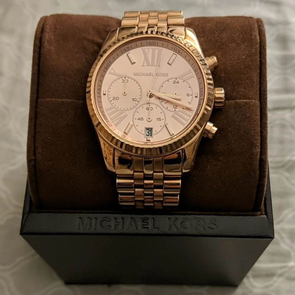 MICHAEL KORS ROSE GOLD TONED WATCH